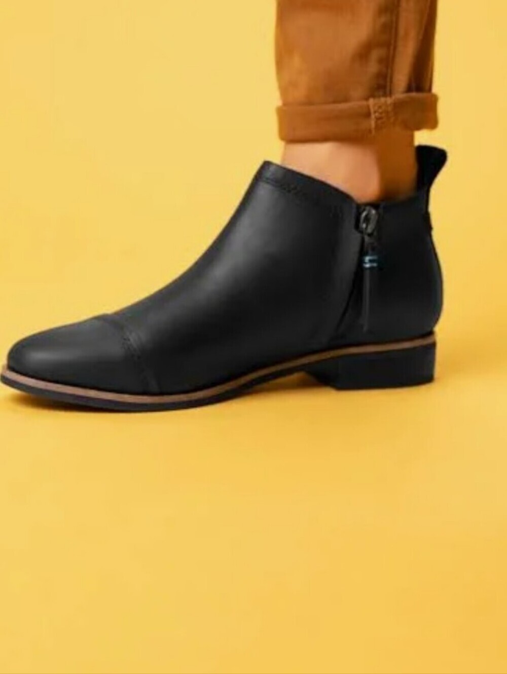Toms Reese Black Leather Ankle Bootie with Side Zip Size 8